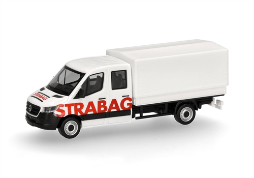 Herpa 098991 Mercedes Sprinter '18 Doppelkabine mit Pritsche/Plane, „STRABAG“ H0