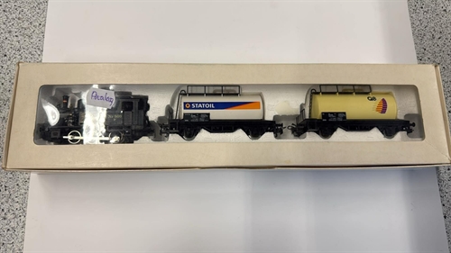Märklin 2844-1 DSB-Rangierlokomotive mit zwei Kesselwagen, analog (gebraucht)