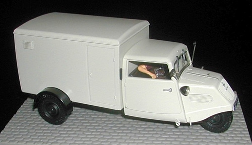 Hübner/Märklin 7009 Tempo Hanseat mit geschlossener Plattform und Fahrer 1/32