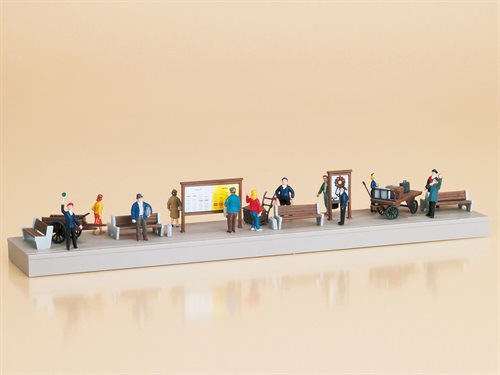 Auhagen 11339 Bahnsteigdekoration mit Figuren, H0