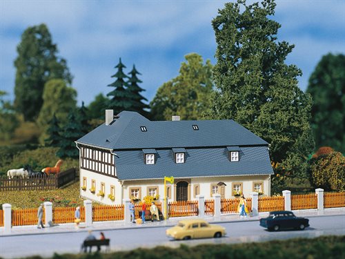 Auhagen 11385 Villa „Mühlenweg 1“ H0