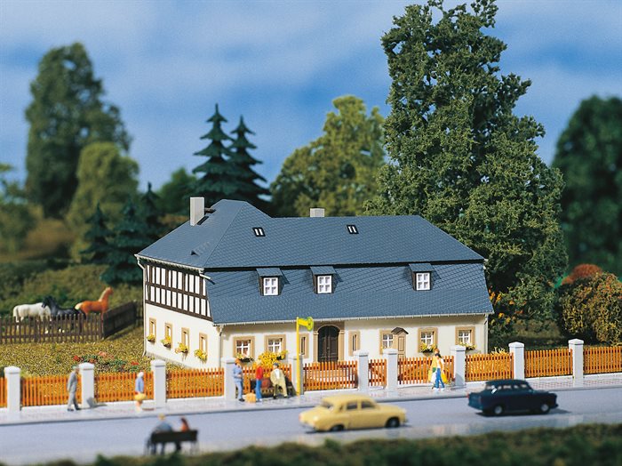 Auhagen 11385 Villa „Mühlenweg 1“ H0