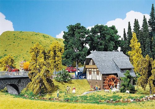 Faller 130387 Kleines Schwarzwaldhaus mit sichtbarem Wasserrad, Epoche III