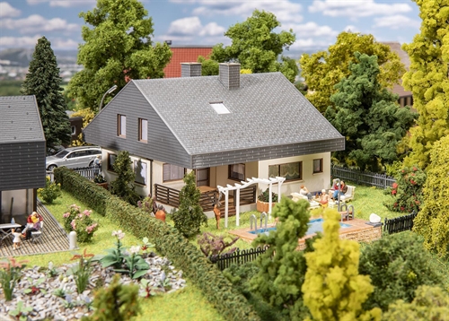 Faller 130644 Bungalow mit Ziegeldach, H0