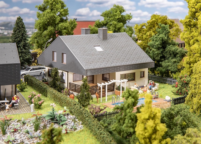 Faller 130644 Bungalow mit Ziegeldach, H0