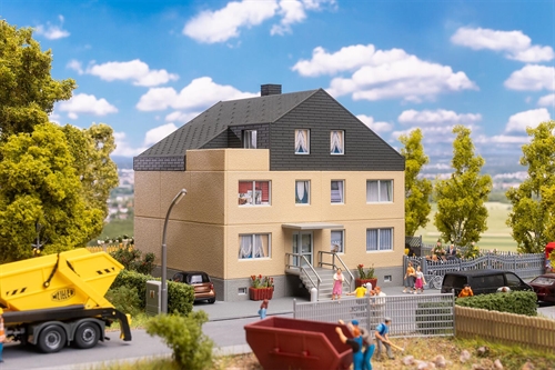 Faller 130755 Mehrfamilienhaus, H0