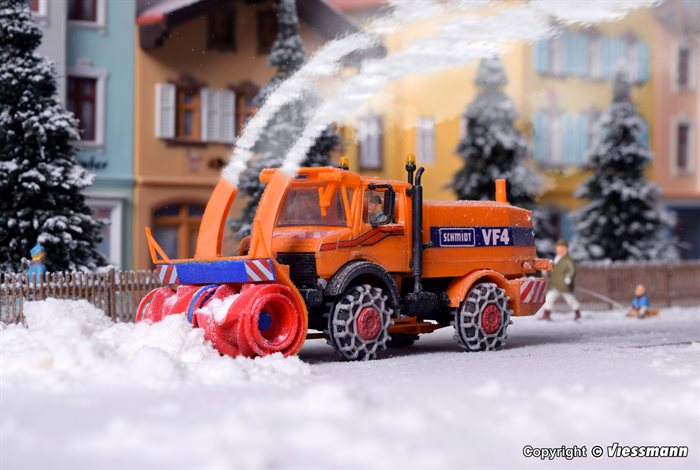 Kibri 15011 Unimog Schneefräse mit Winterdienstausrüstung, H0