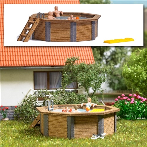 Busch 1832 Gartenpool mit Familie, H0