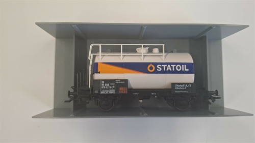 Klein Modellbahn SoSe61/95 Tankwagen der DSB „STATIOL“ Epoche V (GEBRAUCHT)