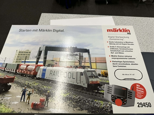 Märklin 29450 Startpackung „Containerzug“ mit Lokomotive, Wagen, Gleisen und Mobile Station (gebraucht)