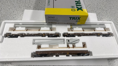 Trix 24545 Auto-Set mit Windmühlenflügeln (GEBRAUCHT)