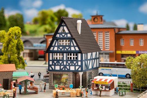 Faller 232157 Fachwerkhaus mit Apotheke, Spur N