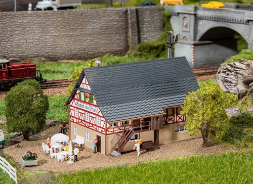 Faller 232192 Bauernhaus mit Gaststätte, SPUR N