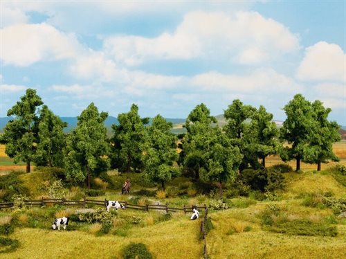 Noch 24603 Laubbäume, 16 Stück, 4-10 cm hoch, H0/TT/N/Z