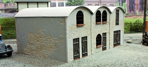  Joswood 17059 Tonnendachhalle, grau, Lasercut-Bausatz, H0