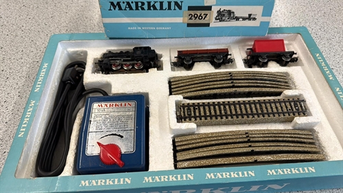 Märklin 2967 Startpackung mit Güterzug, M-Gleis-Oval und Transformator (gebraucht)