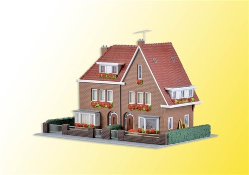 Kibri 38325 Haus Amselweg Größe: L 15,5 x B 10,5 x H 11 cm. H0