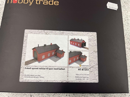 Hobbytrade 87253 Eingleisiger Gleisschuppen für Gleise mit Schotter, H0