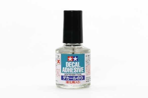 Tamiya 87193 Aufkleberkleber (Weichmachertyp), 10 ml