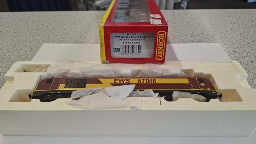 Hornby R2464 EWS Bo-Bo dieselelektrische Lokomotive der Baureihe 67 (Nr. 67018 „RAPID“), analog (gebraucht)