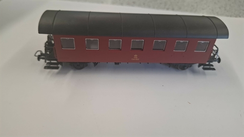 Klein modellbahn SoSe 60/98 2-achsiger Personenwagen des Typs Bi der DSB, Epoche III (GEBRAUCHT)