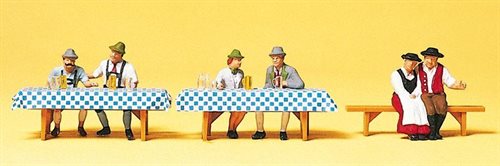 Preiser 10449 Zum Oktoberfest, sechs Figuren mit Tischen/Bänken, H0