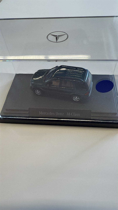 Herpa B66005641 Mercedes-Benz M-Klasse, dunkelgrün, H0