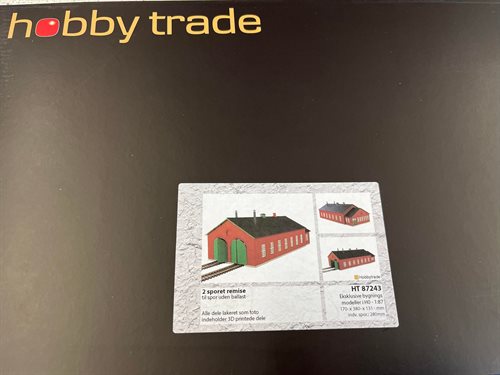 Hobbytrade 87243 Zweitorschuppen für Gleise ohne Schotter, H0