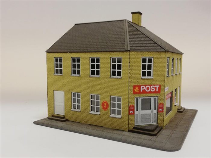 Hobbytrade 87208 Postamt aus gelben Steinen, lasergeschnitten, H0
