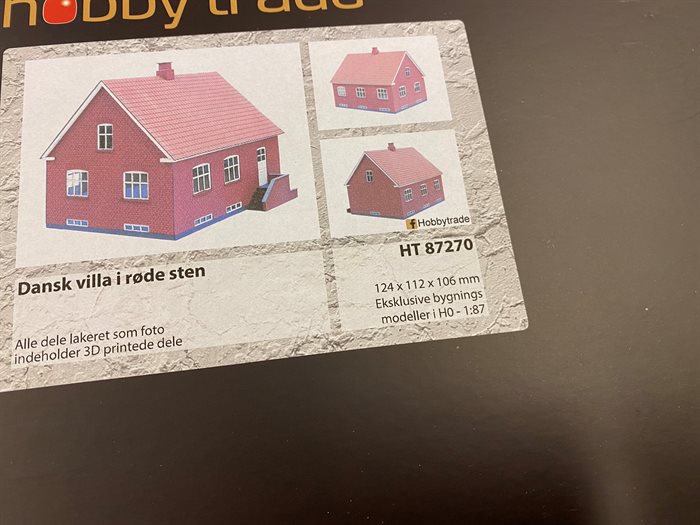 Hobbytrade 87270 Dänische Villa aus rotem Stein, Laserschnitt, H0