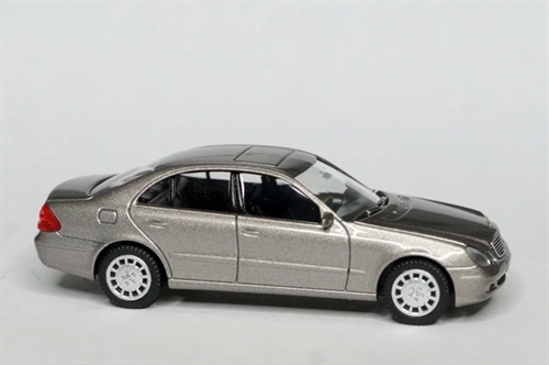 Wiking 2190428 Mercedes-Benz MB 230 E-Klasse, Travertinbeige Metallic, H0