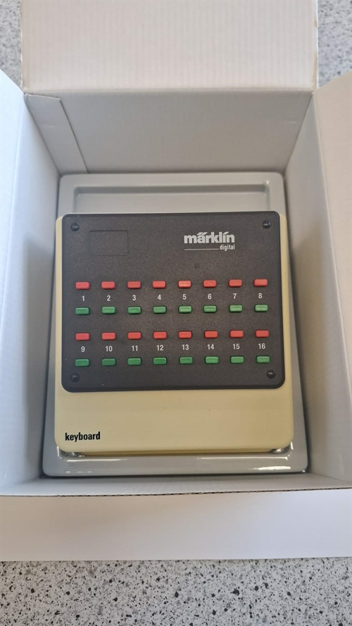 Märklin 6040 Keyboard – Farbveränderung (GEBRAUCHT)