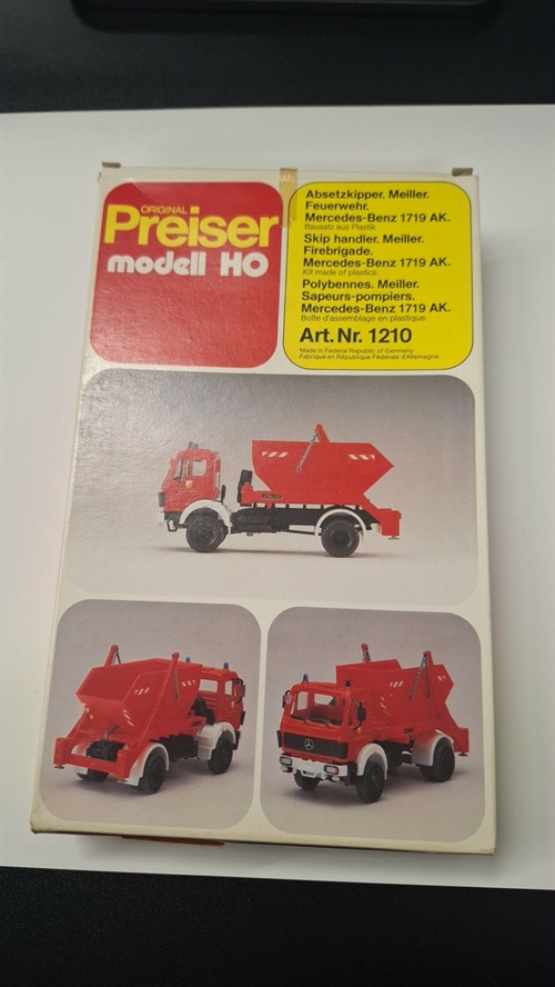Preiser 1210 Mercedes-Benz Meiller Containerhubwagen (GEBRAUCHT)