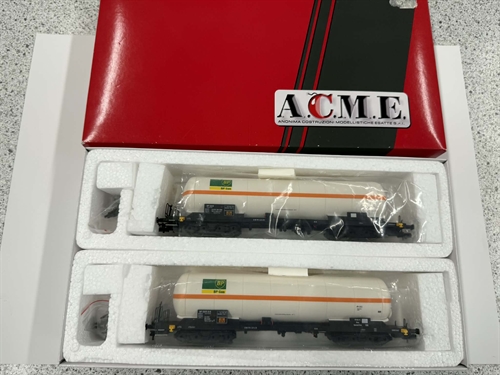 A.C.M.E. 40093 Doppel-DSB-BP-Kesselwagen-Set (GEBRAUCHT)