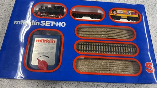 Märklin 0984-1 Startpackung mit Güterzug, Fætter-BR-Wagen, M-Gleis-Oval und Transformator (GEBRAUCHT)