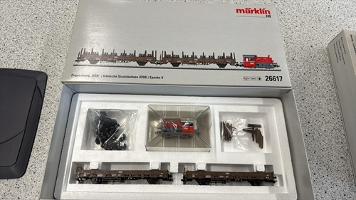 Märklin 26617 Zugset mit Köf und mit Achsen beladenen Wagen (GEBRAUCHT)