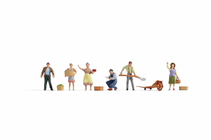 Noch 15617 Menschen auf dem Land, 6 Figuren und Zubehör, H0