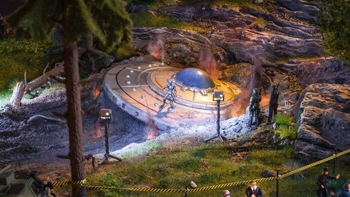 Noch 60765 Abgestürztes UFO in Hartschaum, H0