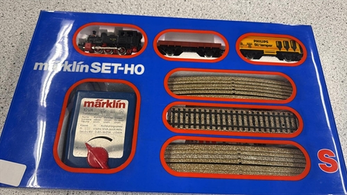 Märklin 0984-2 Startpackung mit Güterzug, „Philips SL-Lampen“-Wagen, M-Gleis-Oval und Transformator (GEBRAUCHT)