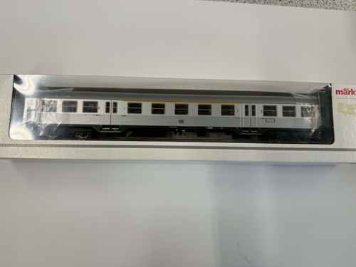  Märklin 43800 Personenwagen 2. Klasse „Silberling“ (GEBRAUCHT)